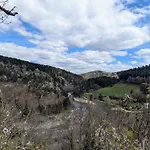 4 Pers Avec Cour, Vue Loire - Fr-1-582-122 Nyaraló *