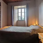 4 Pers Avec Cour, Vue Loire - Fr-1-582-122